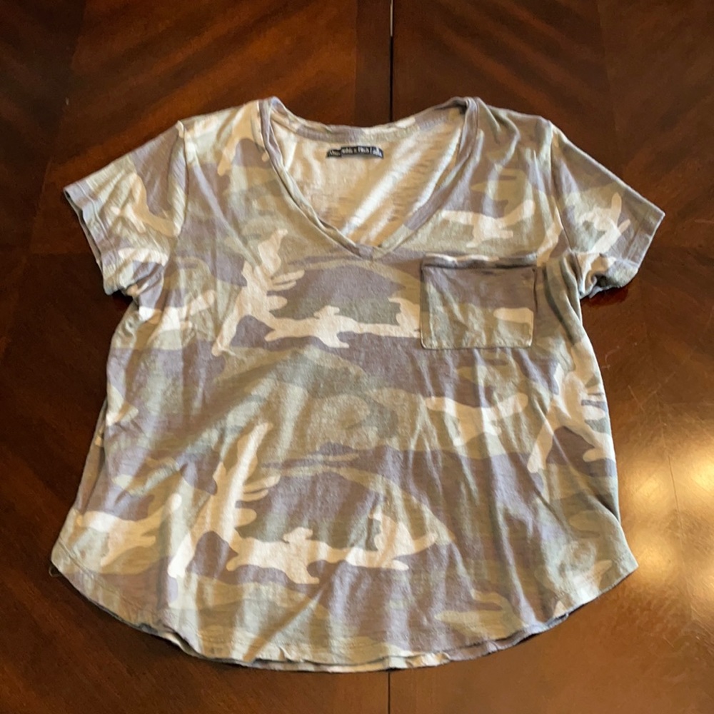 Camo A&F tee